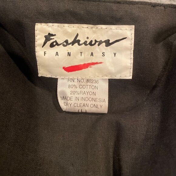 Fashion Fantasy Holiday Sequenced Vest - Picture 6 of 14